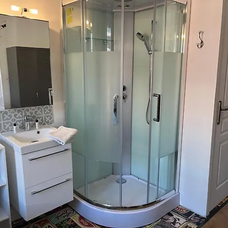 Quarto em Acomodações Particulares Les De Cedric Iconic Tram Gare Pour Personnes Calmes