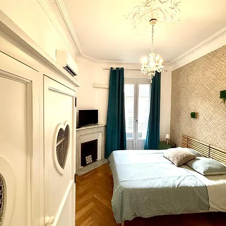 Quarto em Acomodações Particulares Les De Cedric Iconic Tram Gare Pour Personnes Calmes Nice